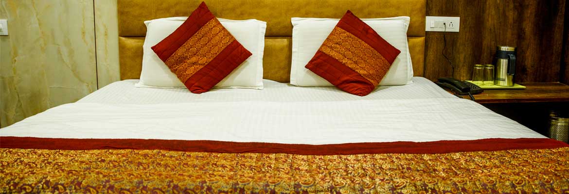 Deluxe Room in Hotel Raghunath in  Jammu