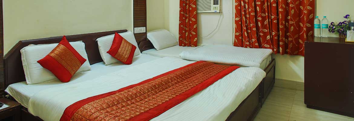 Deluxe Room in Hotel Raghunath in  Jammu